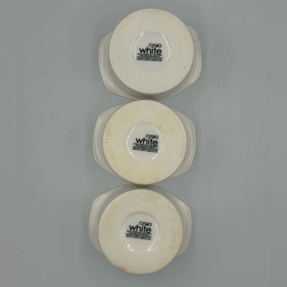 Ciroa White Set of 3 Porcelain Ramekins with Handles